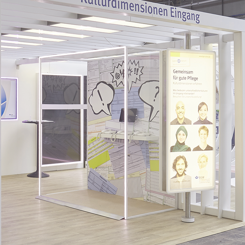 Messestand-Holo-Video-Wall-interactive-signage.png